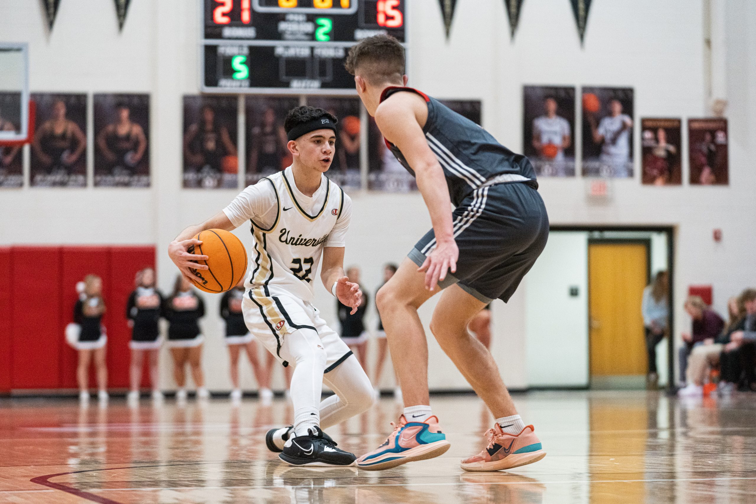 Hawks win 5th straight with balanced attack, tenacious defense